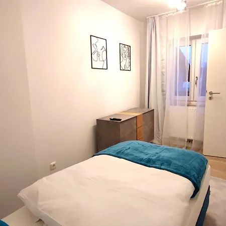 Homely - Urban Oasis Apartment *