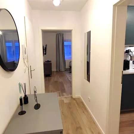 Homely - Urban Oasis Apartment *