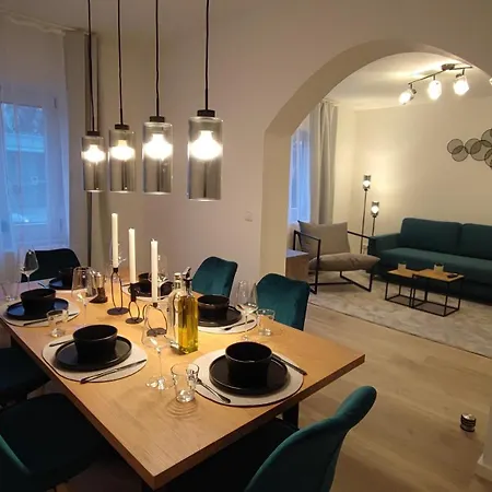 Apartment Homely - Urban Oasis *