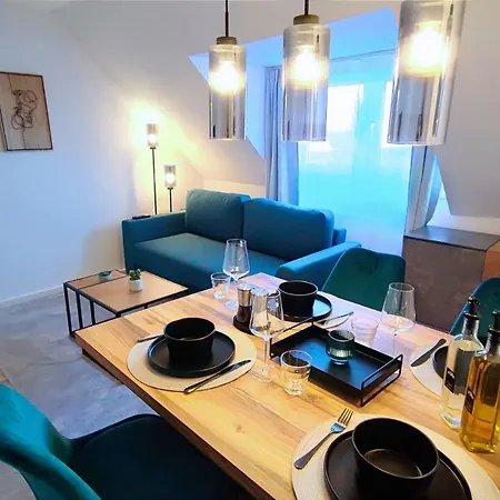 Apartment Homely - Urban Oasis *