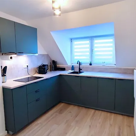 Homely - Urban Oasis Apartment
