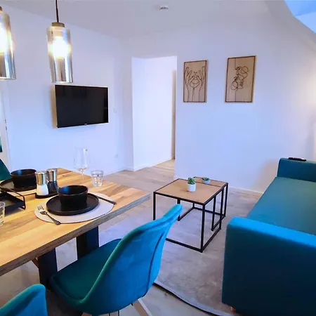 Apartment Homely - Urban Oasis Moosburg an der Isar