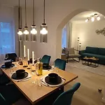Apartman Homely - Urban Oasis *