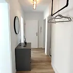 Homely - Urban Oasis Apartman